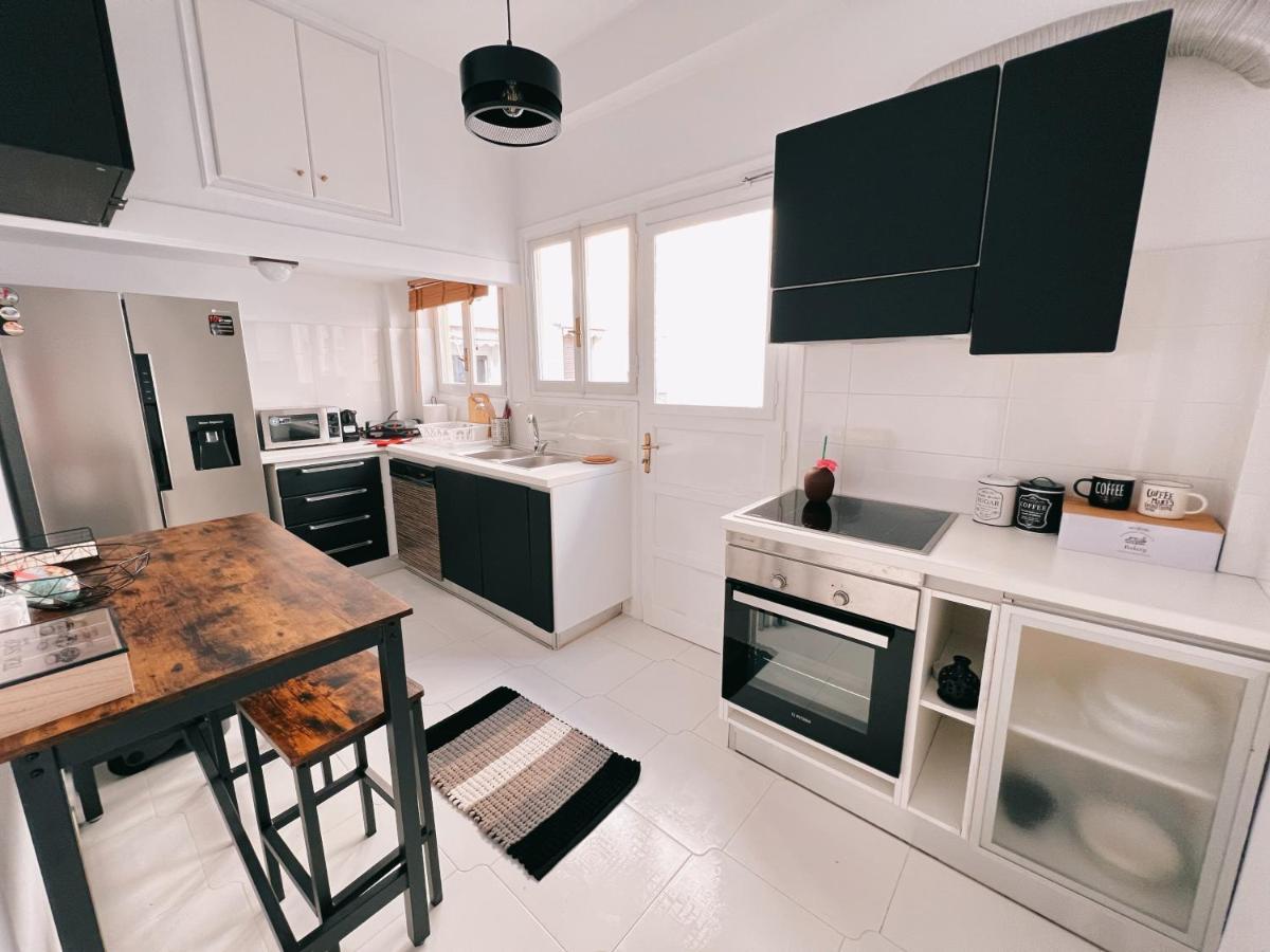 Seaside Apartment In Flisvos Marina アテネ エクステリア 写真